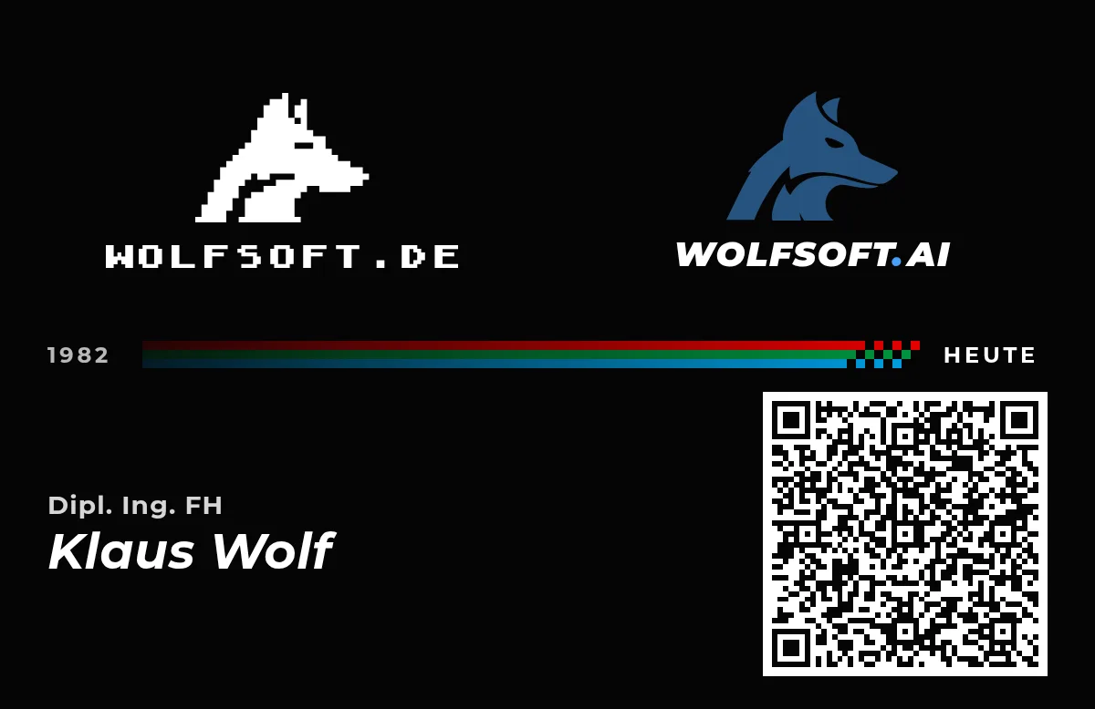 Rückseite der Messekarte: links der Wolfskopf als grobes Schwarz-Weiß-Raster über dem Schriftzug WOLFSOFT.DE, rechts derselbe Wolf als glatte blaue Vektorform über WOLFSOFT.AI, dazwischen ein RGB-Streifen von 1982 bis heute